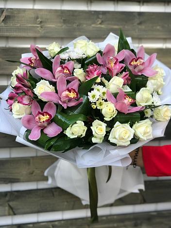 Букет цветов из: Розы и Хризантемы в Голубинской