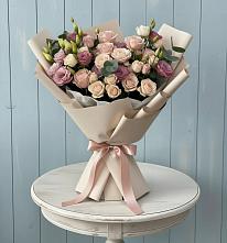 Букет цветов из:  Розы и Лизиантусы в Голубинской