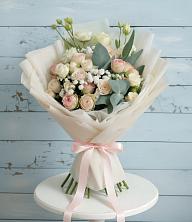Букет цветов из:  Розы и Лизиантусы в Голубинской