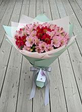Букет цветов из:  Альстромерии в Голубинской