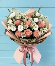 Букет цветов из:  Розы, Альстромерии и Лизиантусы в Голубинской