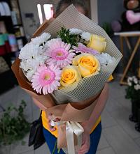 Букет цветов из:  Герберы, Розы и Хризантемы в Голубинской