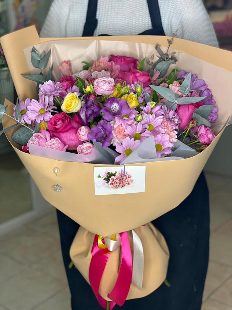 Букет цветов из: Хризантемы, Гвоздики и Альстромерии в Голубинской