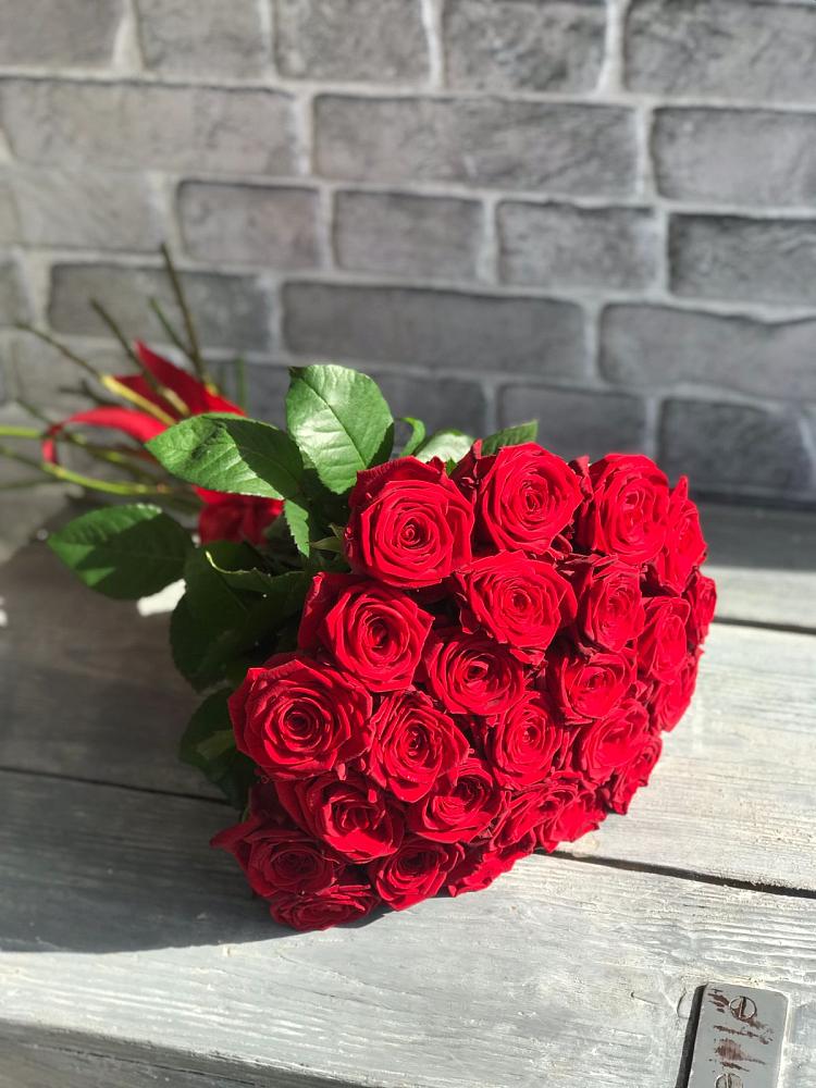 Букет Красные розы Фридом в Голубинской