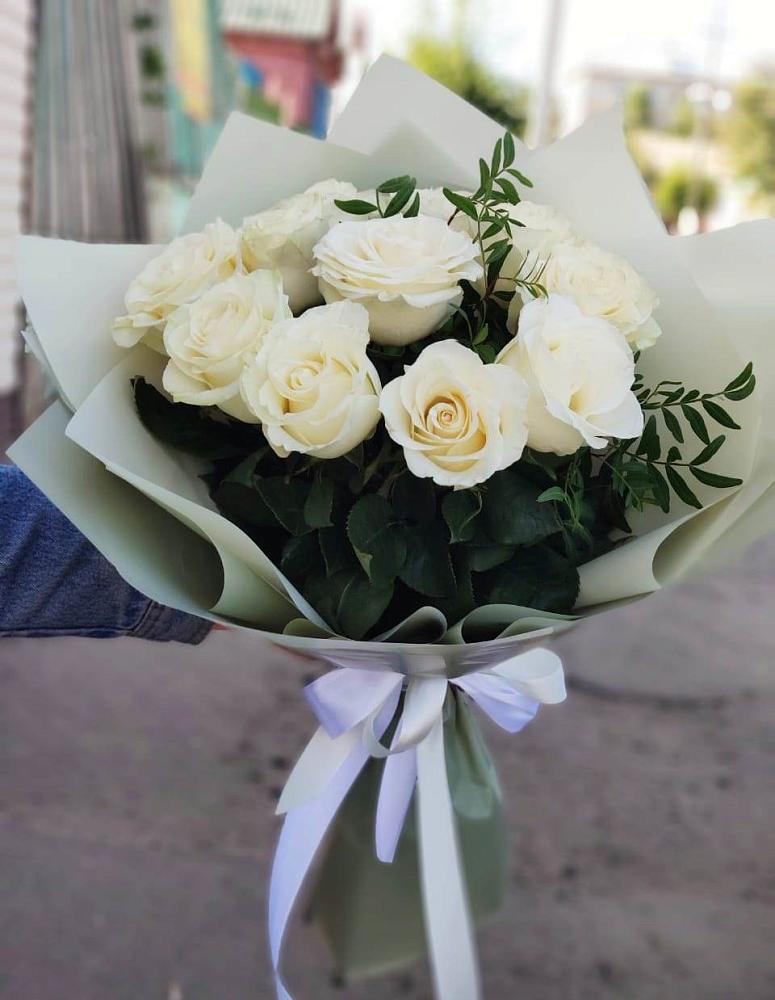 Букет Белые розы Проуд в Голубинской