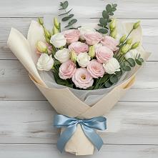 Букет цветов из:  Лизиантусы в Голубинской