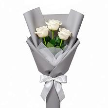 Букет 3 белые розы в Голубинской