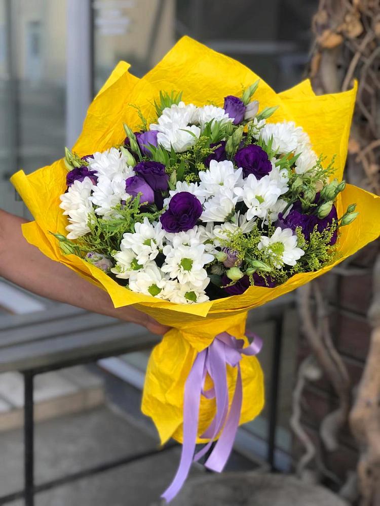 Букет цветов из: Ирисы, Хризантемы и Ромашки в Голубинской