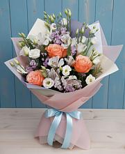 Букет цветов из:  Лизиантусы, Розы, Альстромерии и Гипсофила в Голубинской