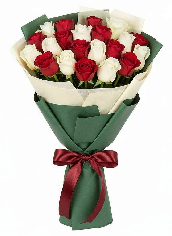 Букет Микс из красных и белых роз в Голубинской