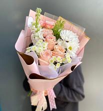 Букет цветов из:  Хризантемы и Розы в Голубинской