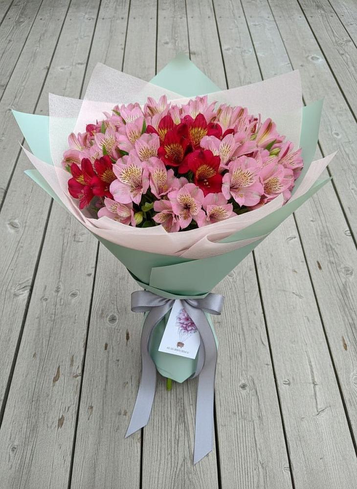 Букет цветов из: Альстромерии в Голубинской
