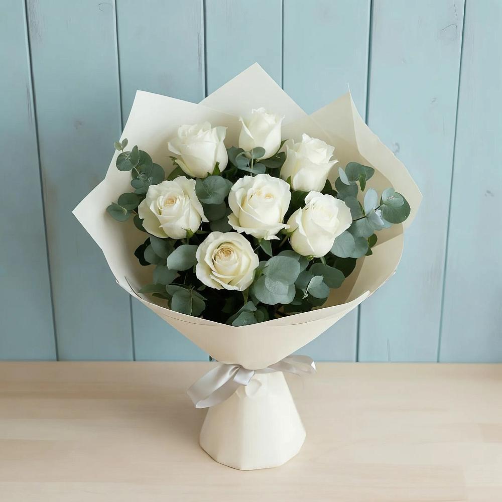 Букет Белые розы в Эвкалипте в Голубинской