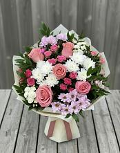Букет цветов из:  Альстромерии, Гвоздики, Розы и Хризантемы в Голубинской