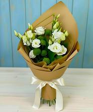 Букет цветов из:  Хризантемы и Лизиантусы в Голубинской