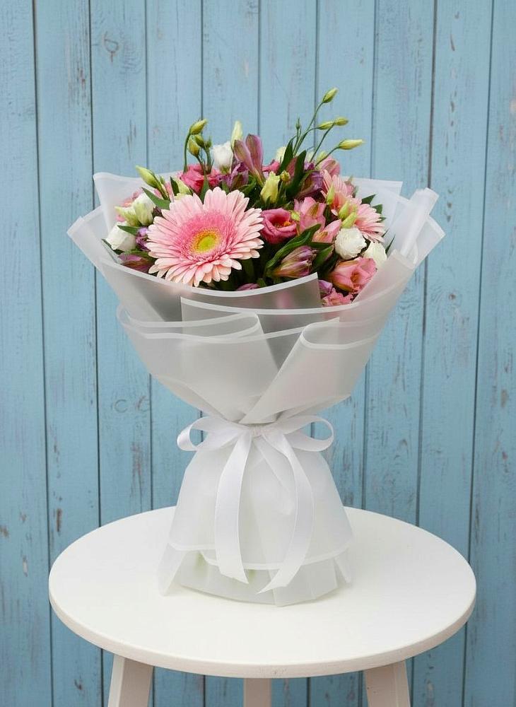 Букет цветов из: Герберы, Альстромерии и Лизиантусы в Голубинской