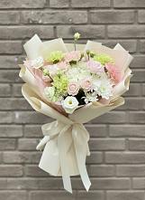 Букет цветов из:  Гвоздики, Розы, Лизиантусы и Хризантемы в Голубинской