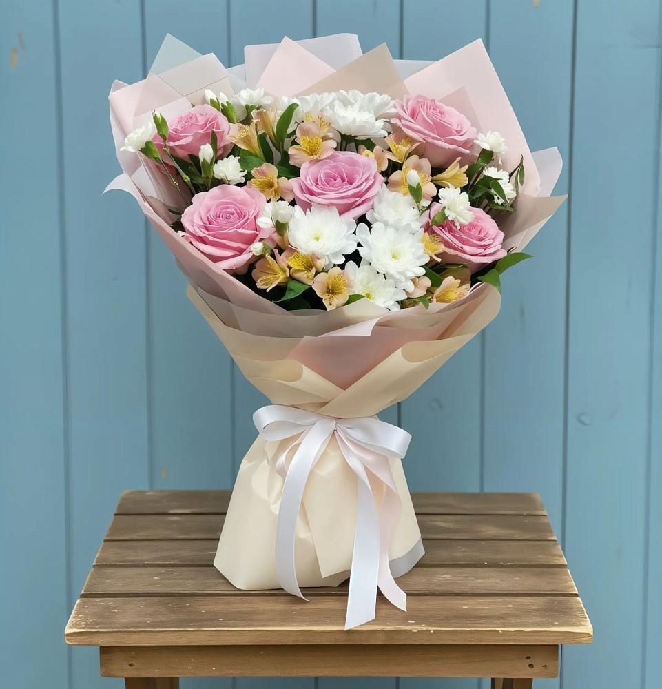 Букет цветов из: Гвоздики, Орхидеи и Розы в Голубинской