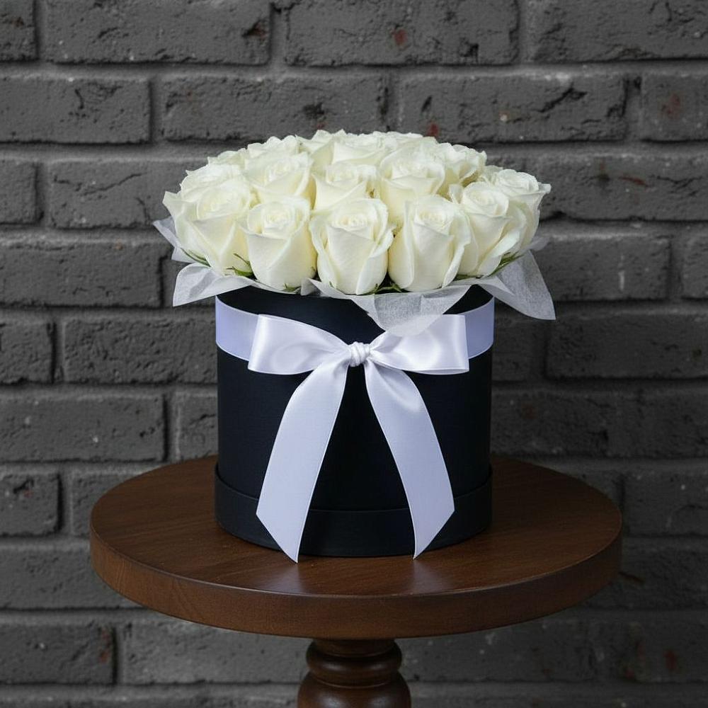 Цветочная композиция из Розы в шляпной коробке в Голубинской