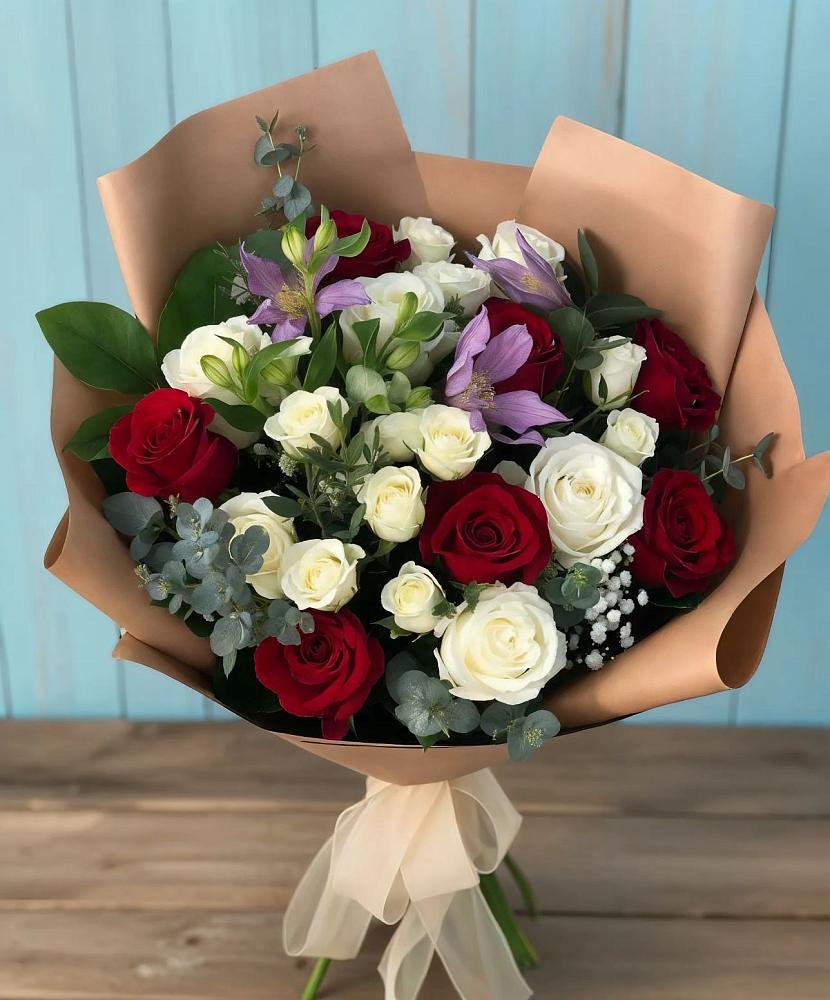 Букет цветов из: Розы и Альстромерии в Голубинской