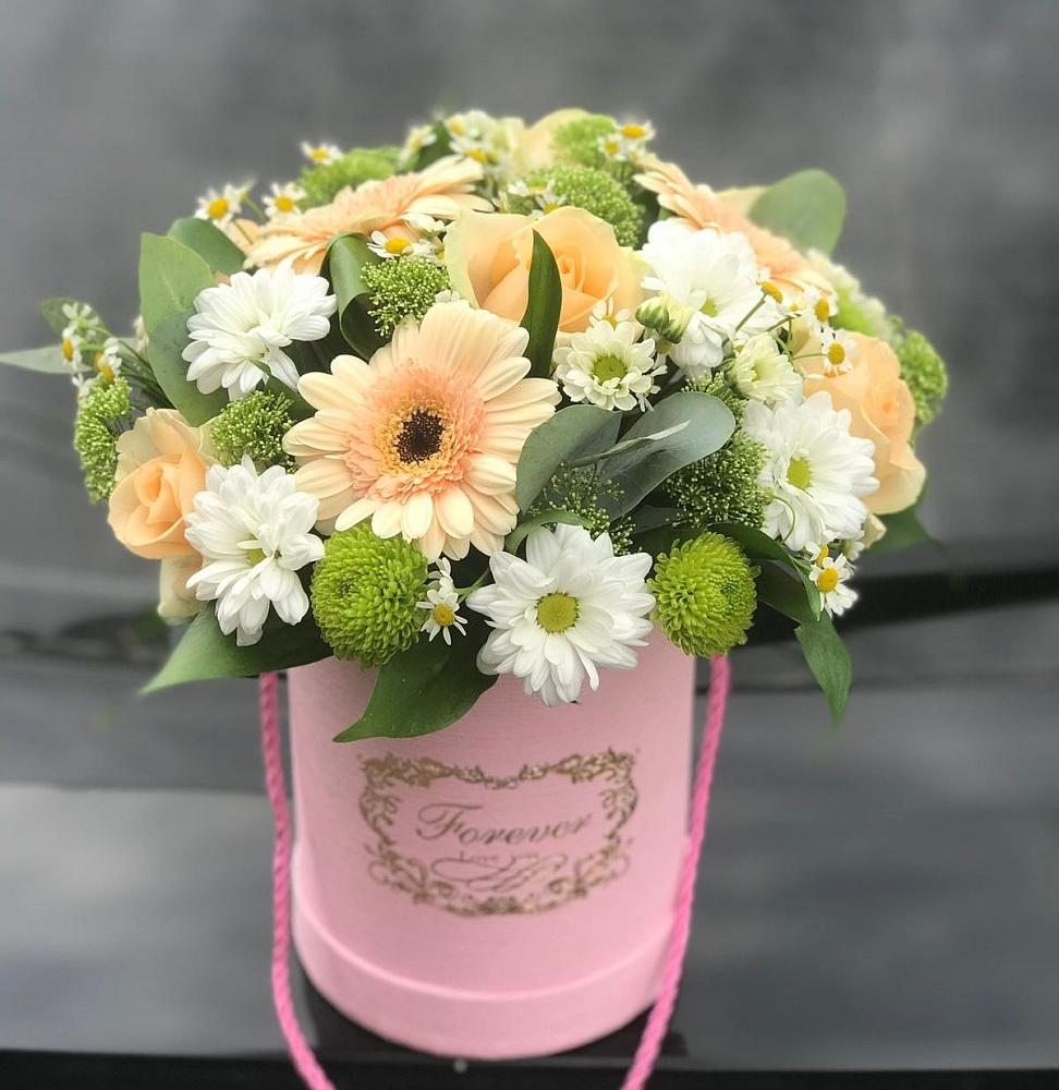 Цветочная композиция из Розы, Герберы и Хризантемы в шляпной коробке в Голубинской