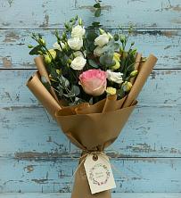 Букет цветов из:  Розы и Лизиантусы в Голубинской